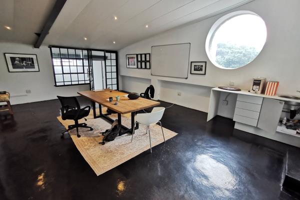 354  m² Office Space