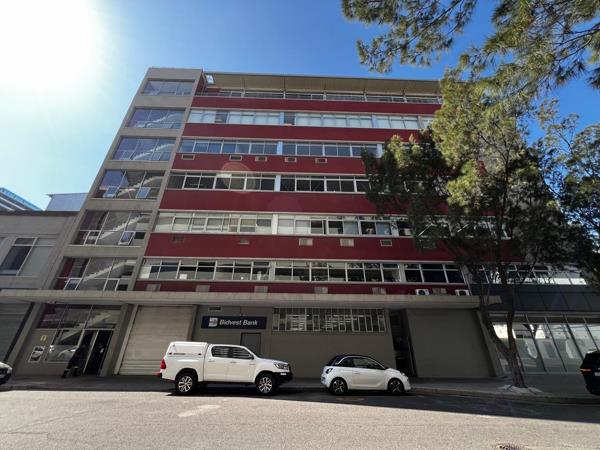 604  m² Commercial space