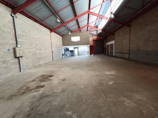 326  m² Industrial space