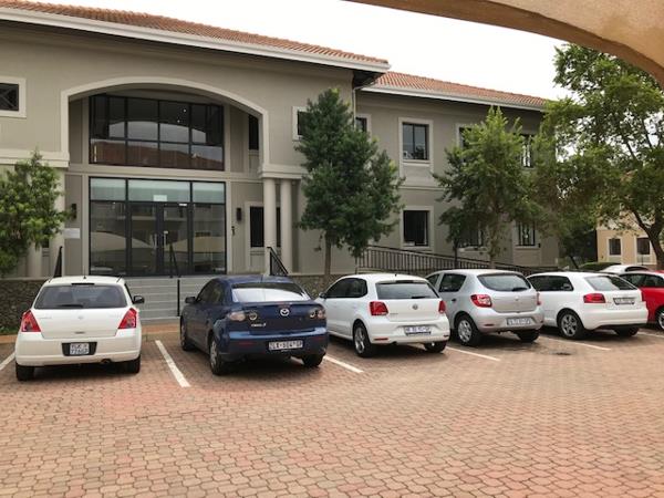 424  m² Commercial space