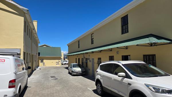 254  m² Industrial space