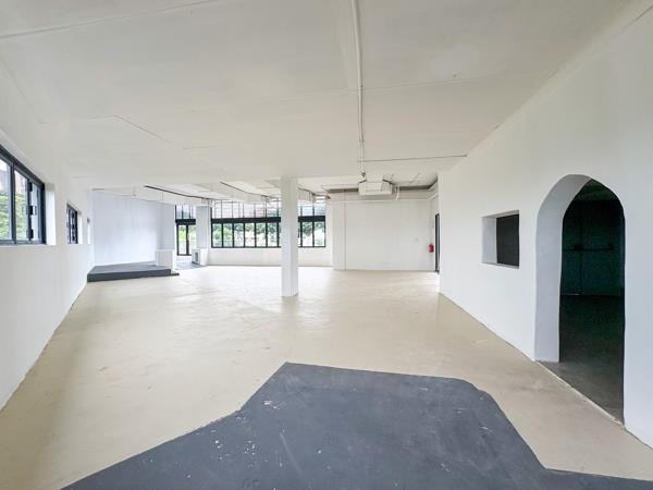 210  m² Commercial space