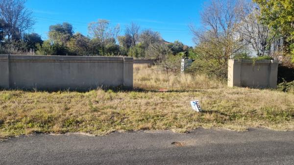 1 000 m² Land