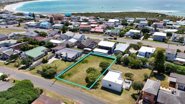 798 m² Land