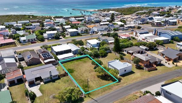 798 m² Land