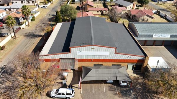 996  m² Retail Space