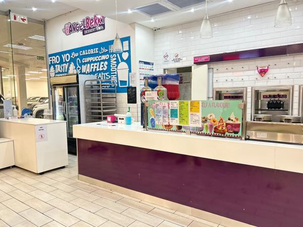 98  m² Commercial space