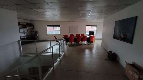 332  m² Industrial space