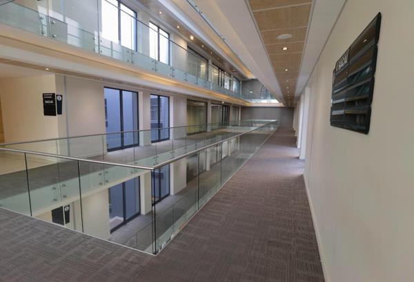 255  m² Commercial space