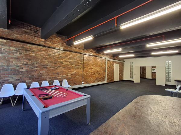 140 m² Commercial space