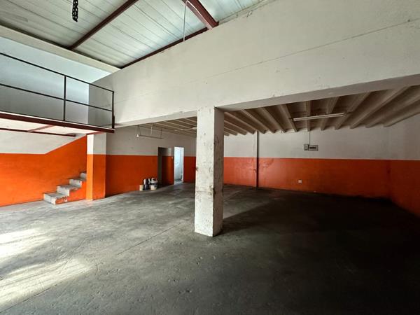 162  m² Industrial space