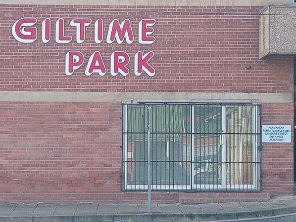 332.7 m² Commercial space