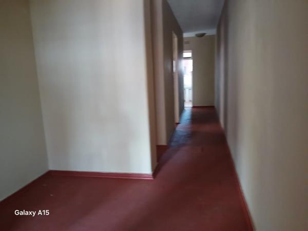 495  m² Commercial space