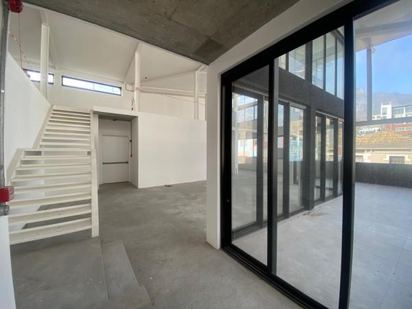 330  m² Commercial space