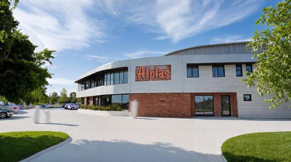 2 820  m² Industrial space