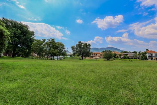 785 m² Land
