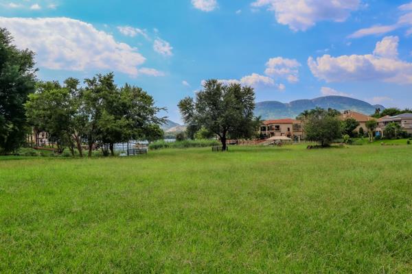 785 m² Land