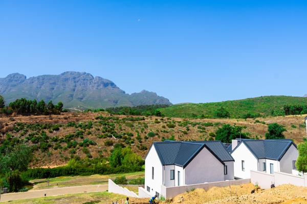 308 m² Land