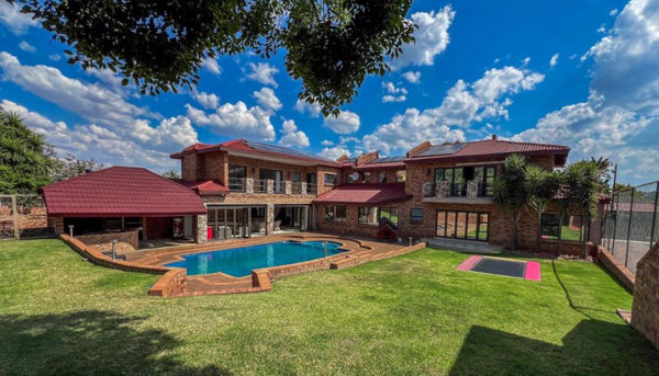 6 Bedroom House