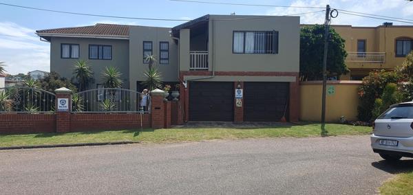 6 Bedroom House
