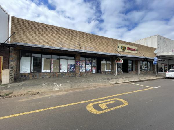 1 560  m² Commercial space