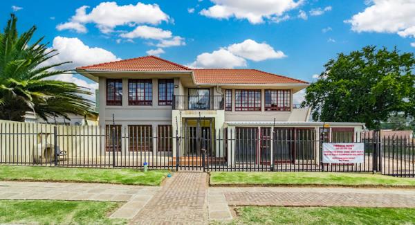 1 024  m² Commercial space