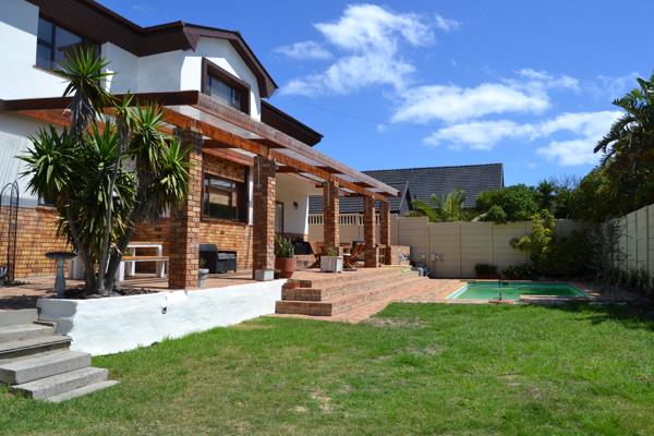 4 Bedroom House in Fish Hoek