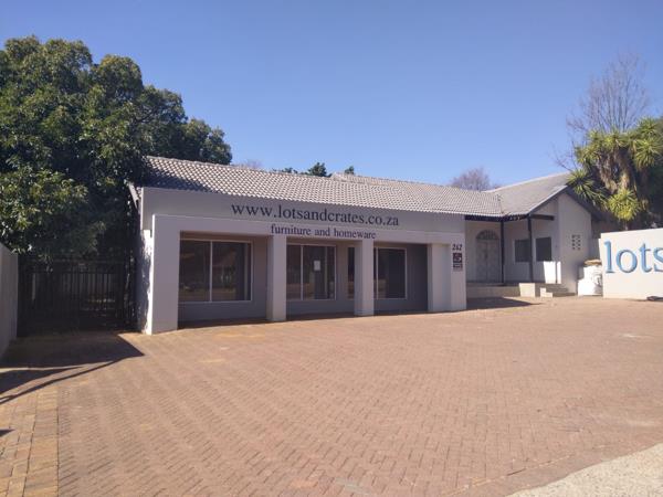 412  m² Commercial space