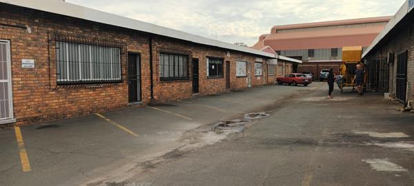 85  m² Commercial space