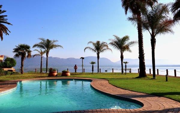 592 m² Land