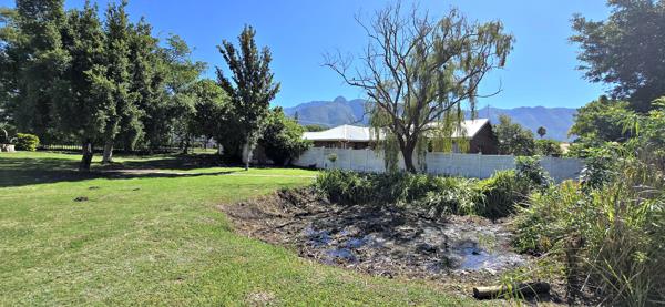 930 m² Land