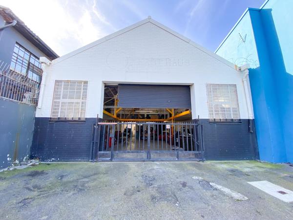 393  m² Industrial space