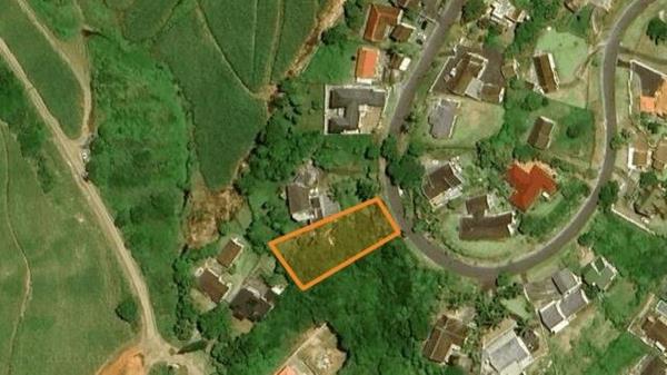 1 310 m² Land