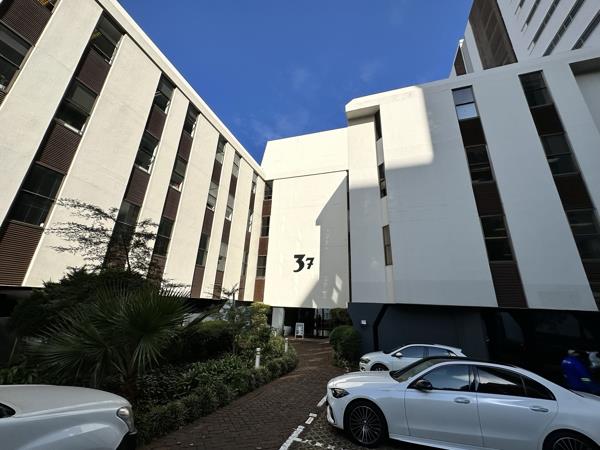 552  m² Commercial space