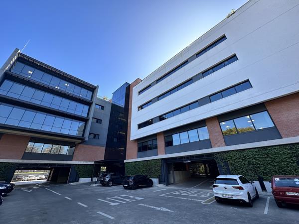 422  m² Commercial space