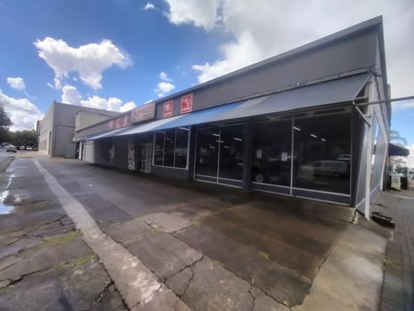 1 045  m² Retail Space