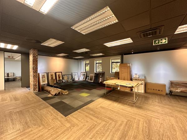 348  m² Commercial space