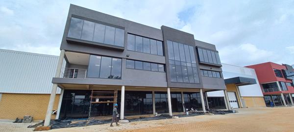 1 470  m² Retail Space