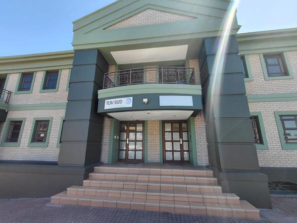 310  m² Commercial space