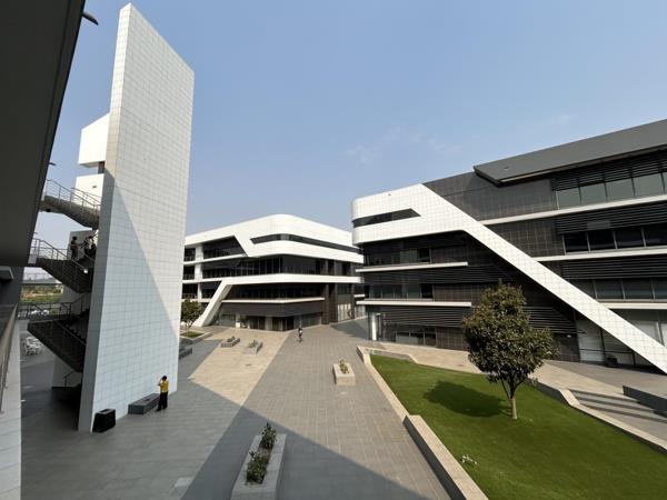 722  m² Office Space