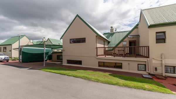 5 Bedroom Townhouse