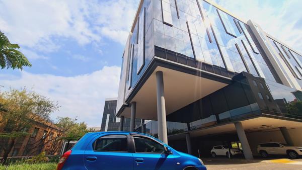 839  m² Commercial space