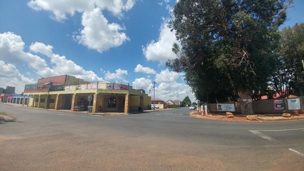 235  m² Commercial space