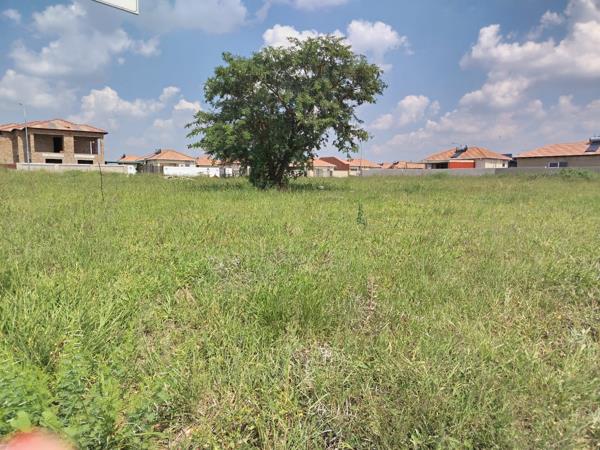 928 m² Land