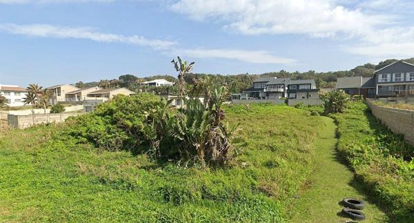 1 605 m² Land