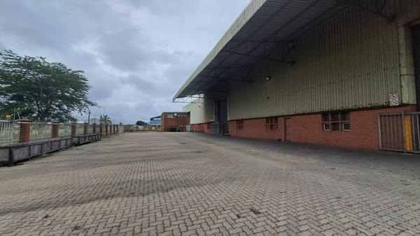 3 000  m² Industrial space