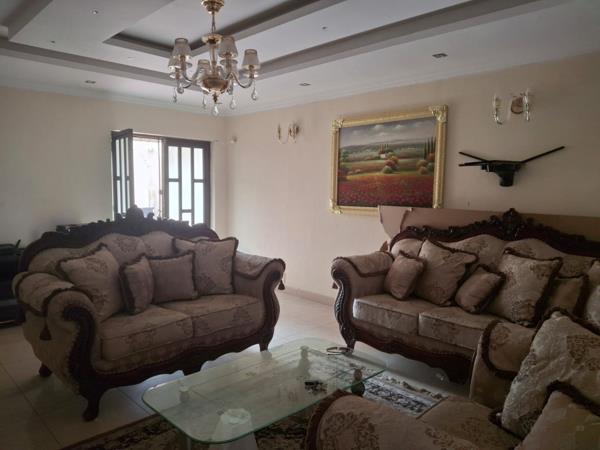 6 Bedroom House