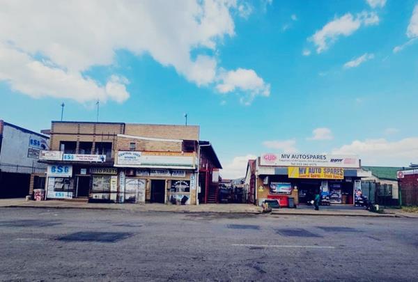 1 747  m² Commercial space