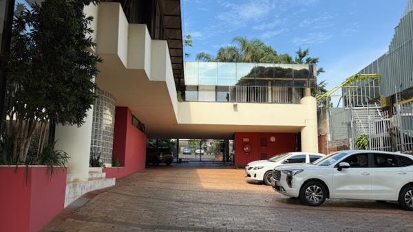 159  m² Commercial space