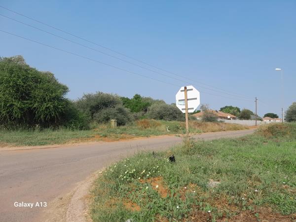 3 713 m² Land